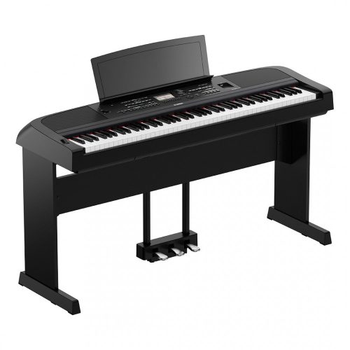 Yamaha DGX-670 B kísérőautomatikás zongora+pedál+állvány