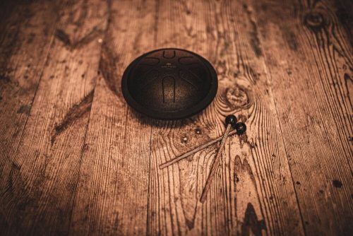 Meinl mini acél nyelvdob/tongue drum, fekete, 6 hang, 15 cm (huzat+ütő)