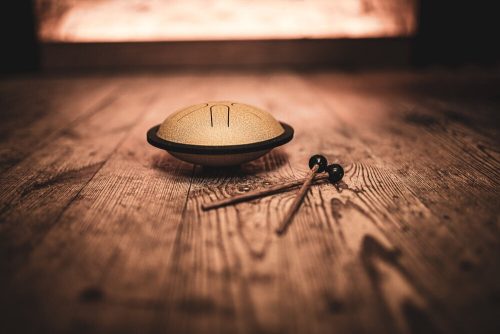 Meinl mini acél nyelvdob/tongue drum, arany, 6 hang, 15 cm (huzat+ütő)