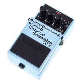 Boss CE-5 gitáreffekt pedál, kórus, billentyűsökhöz is
