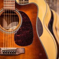 Akusztikus/ western gitár fémhúros